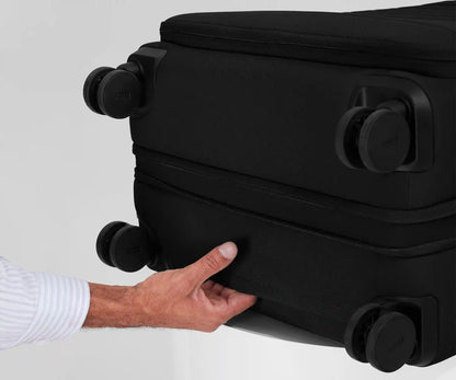 Softside Large in Jet Black