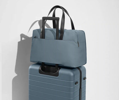 The Overnight Bag in Coast Blue