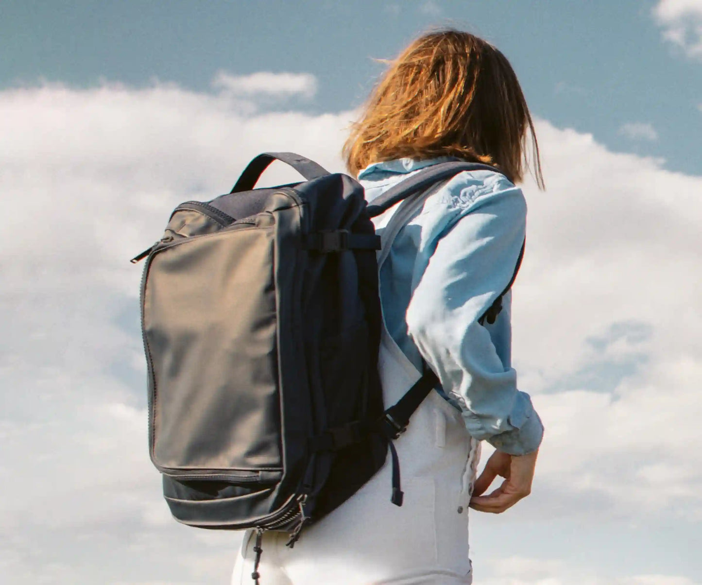 Active Convertible Backpack 25L in Forest Green