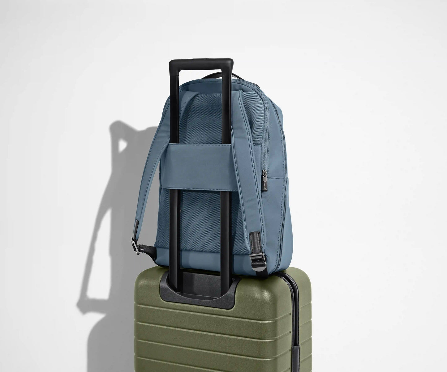 The Everywhere Zip Backpack in Coast Blue