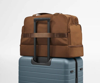 Featherlight Weekender in Amaro Brown