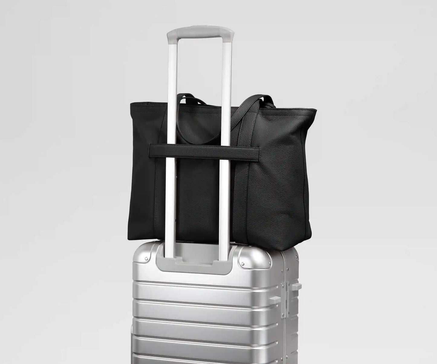 Leather Tote in Jet Black