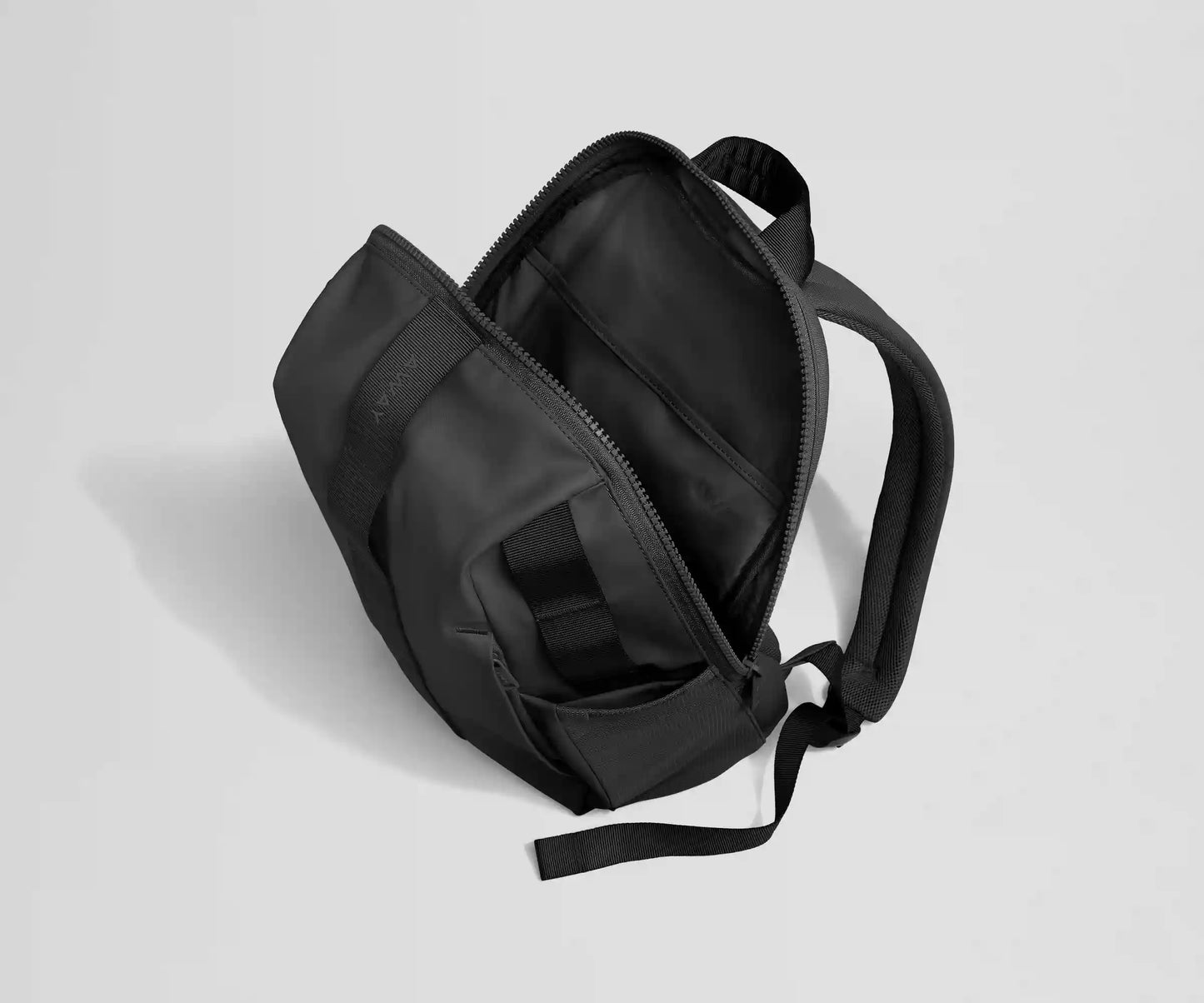 Active Daypack 20L in Jet Black