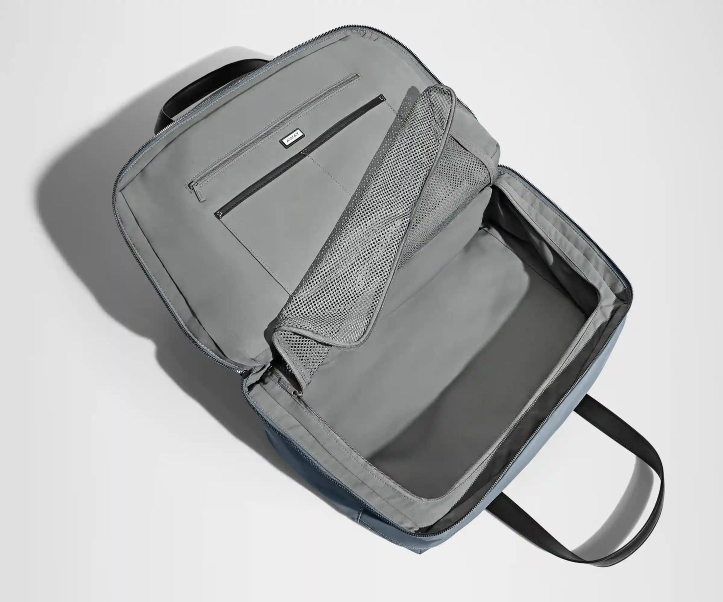 The Overnight Bag in Coast Blue