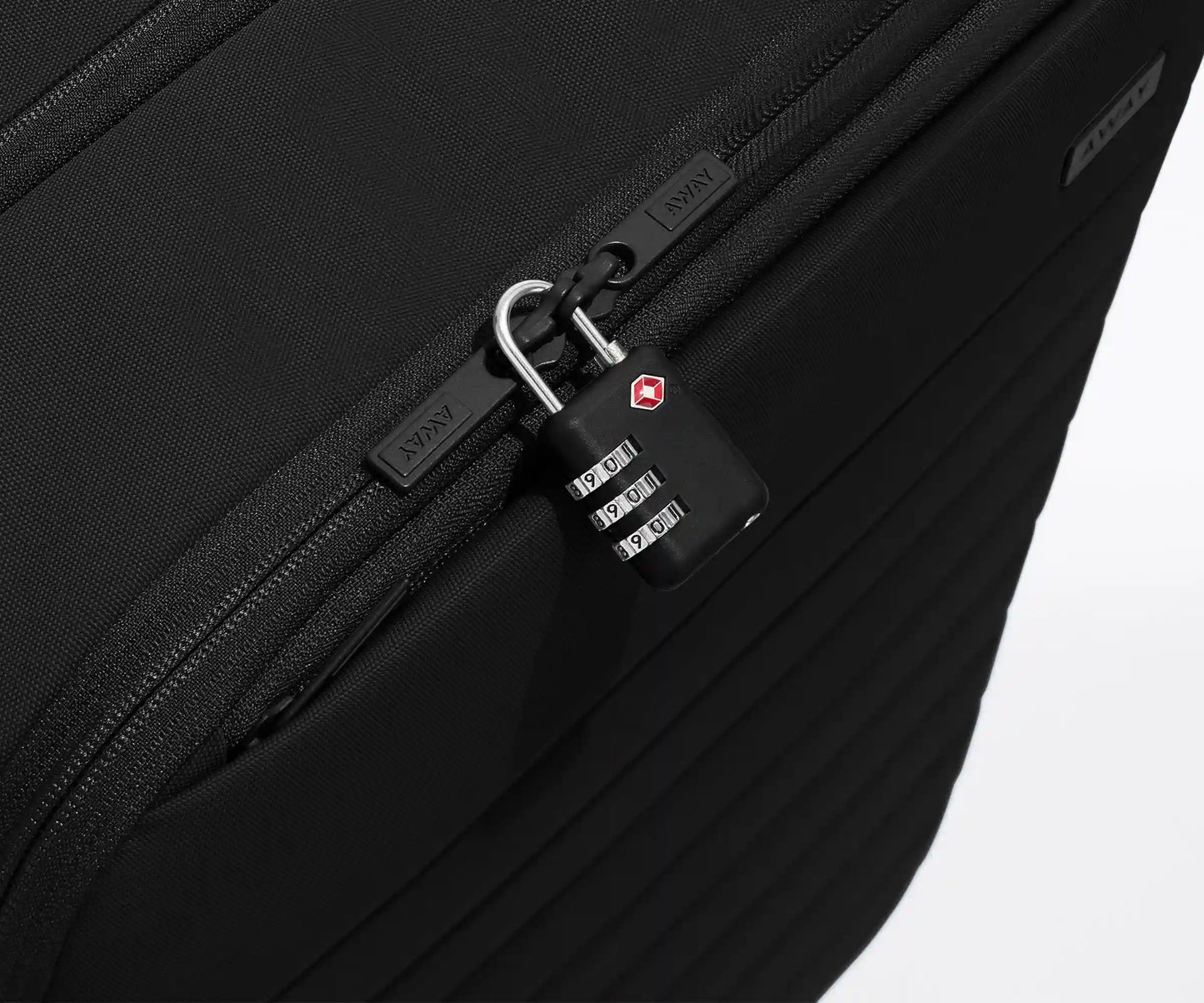 Softside Large in Jet Black